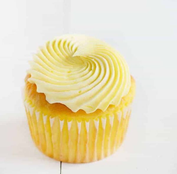 Keto lemon cupcake